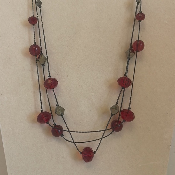 17” triple strand Boston link chain necklace with 17 red/orange & silver beads - Picture 2 of 10